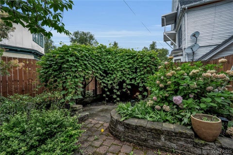 Tiny photo for 610 Ashland Avenue #1, Buffalo, NY 14222 (MLS # B1708574)
