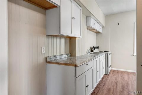 Tiny photo for 1906 Whitney Avenue, Niagara Falls, NY 14301 (MLS # B1656582)