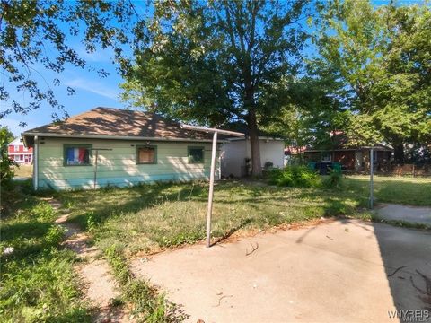 Tiny photo for 1906 Whitney Avenue, Niagara Falls, NY 14301 (MLS # B1656582)