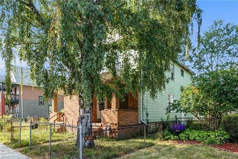 Tiny photo for 1906 Whitney Avenue, Niagara Falls, NY 14301 (MLS # B1656582)