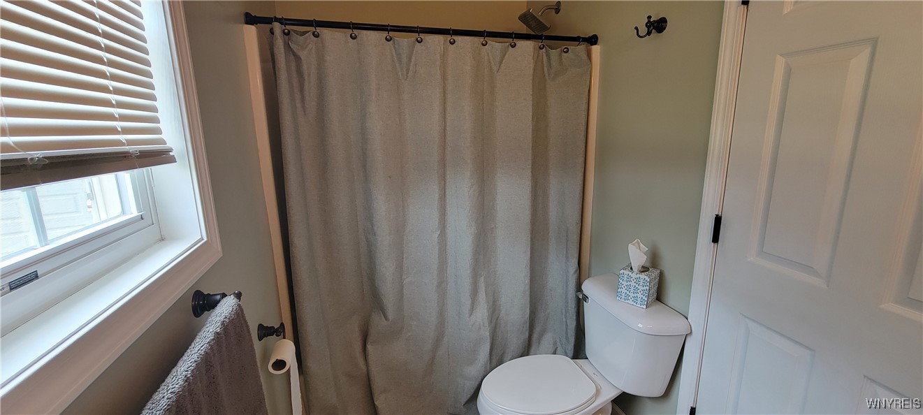 Lockport City, New York 14094, United States, 3 Bedrooms Bedrooms, ,3 BathroomsBathrooms,Residential,Active,163802