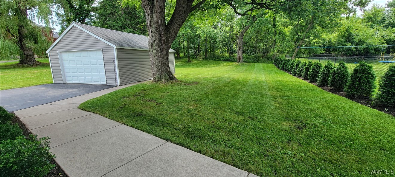 Lockport City, New York 14094, United States, 3 Bedrooms Bedrooms, ,3 BathroomsBathrooms,Residential,Active,163802