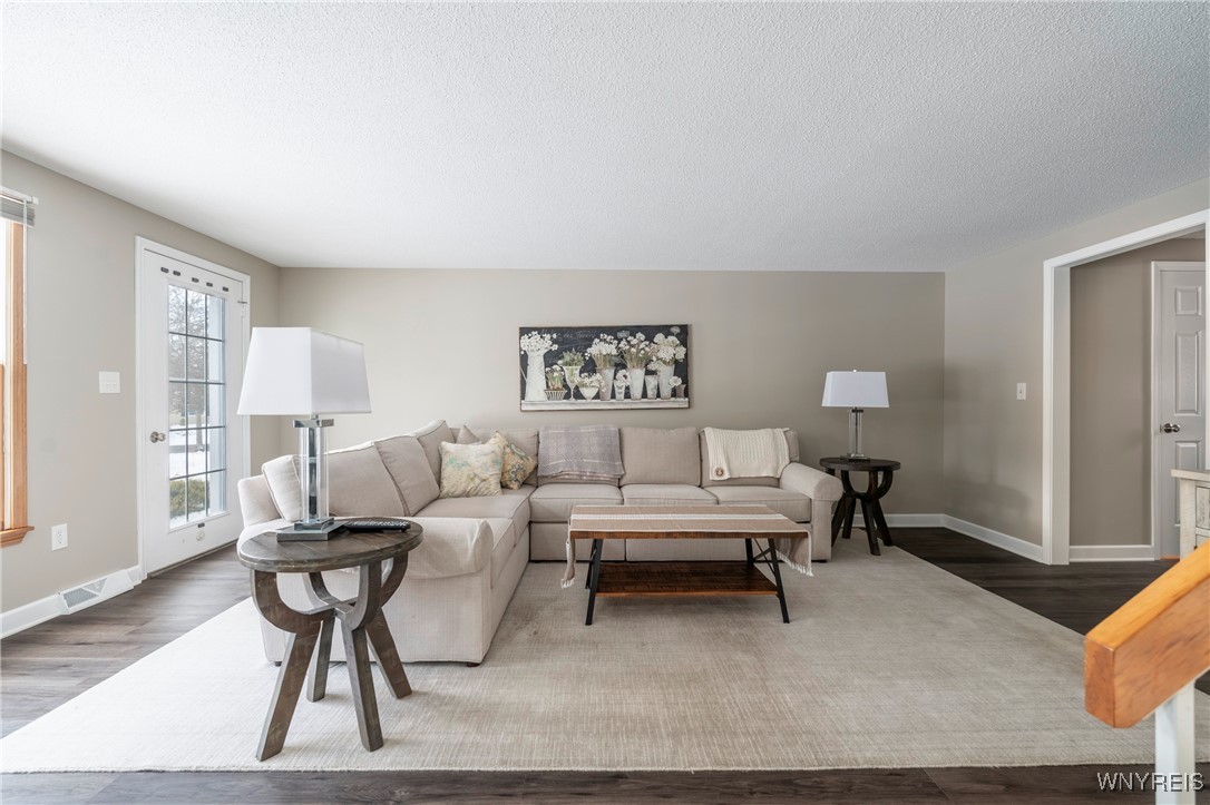 27 Wellington Court N