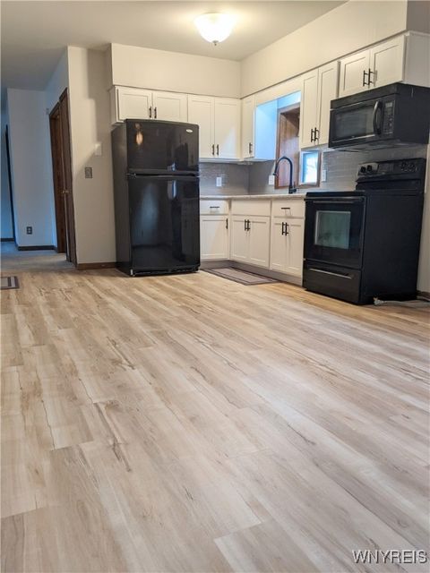 Tiny photo for 6926 Maple Drive #LOWER, Wheatfield, NY 14120 (MLS # B1655415)