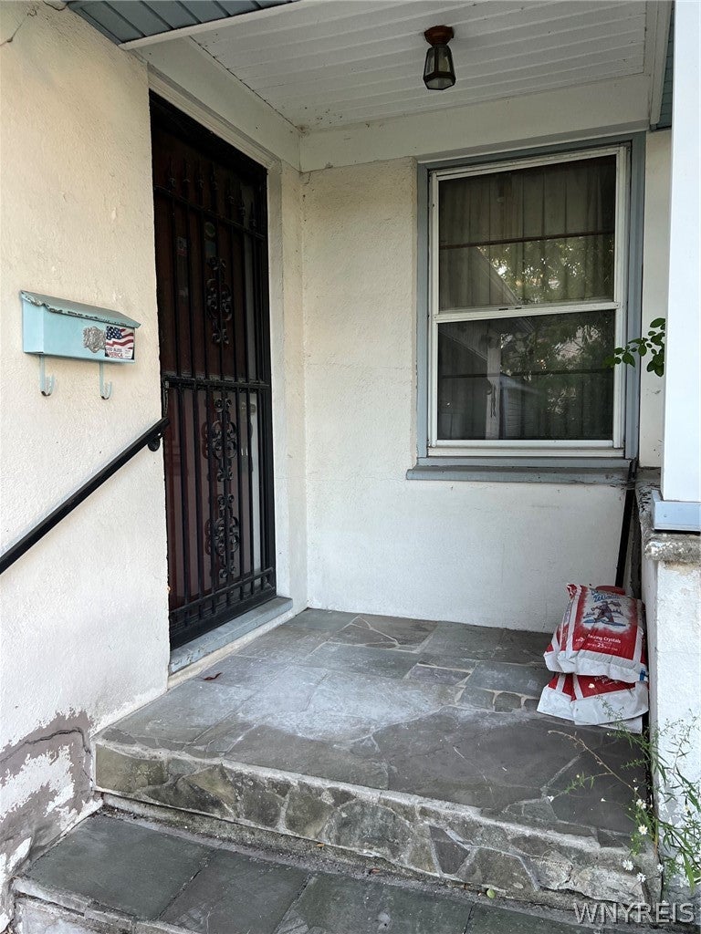 54 N Colvin Place