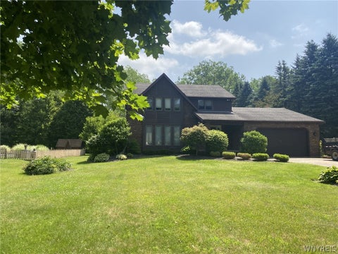 Homes For Sale - 41 Tiffany Lane<br/> Elma, NY 14086