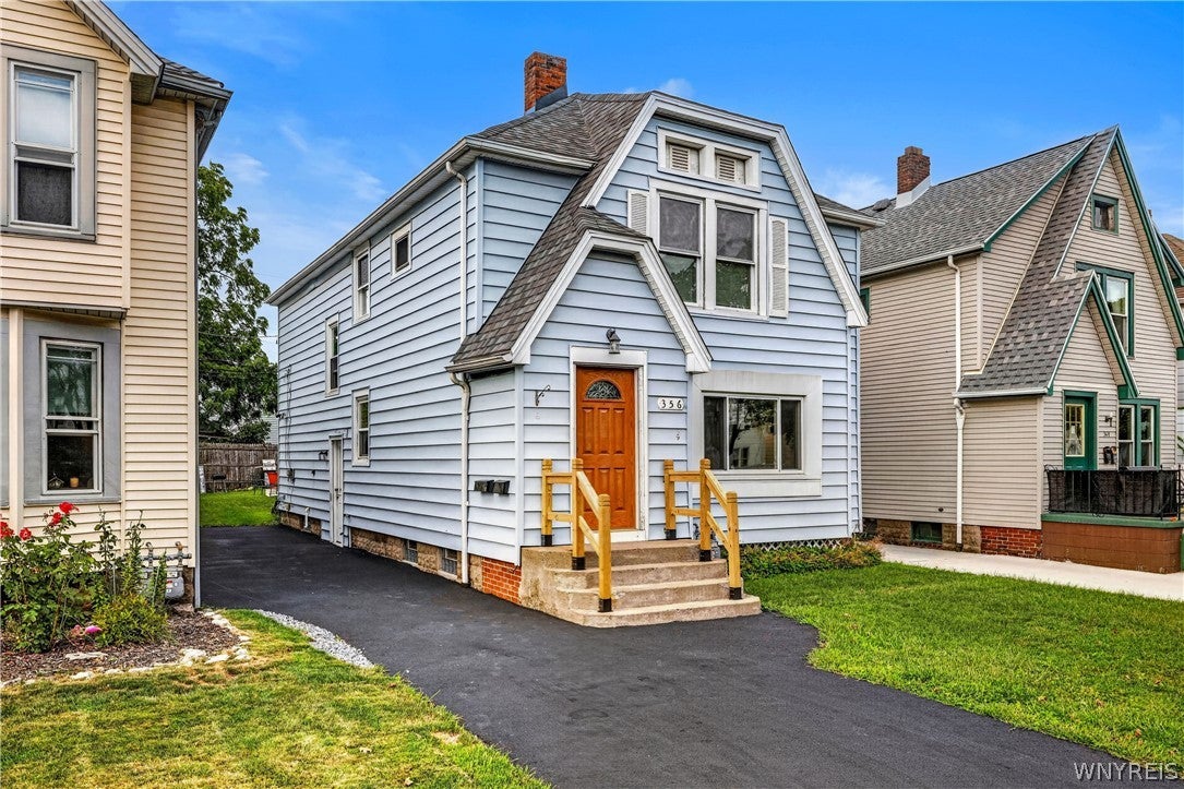356 Saint Lawrence Avenue