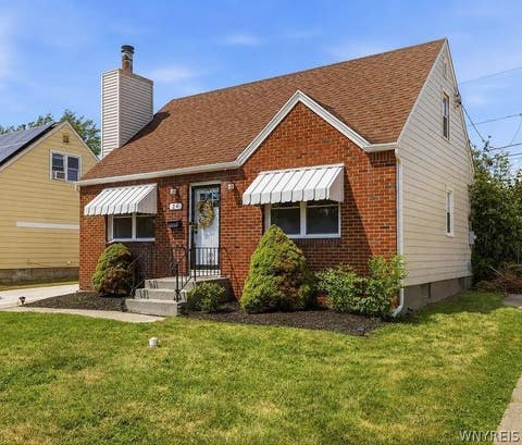 Homes For Sale - 24 Meaford Road<br/> Cheektowaga, NY 14215