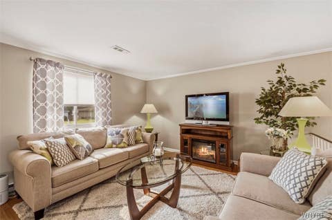 Tiny photo for 5698 Jennifer Drive W, Lockport Town, NY 14094 (MLS # B1701217)