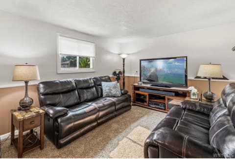 Tiny photo for 5698 Jennifer Drive W, Lockport Town, NY 14094 (MLS # B1701217)