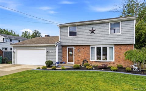 Homes For Sale - 391 Sunset Drive<br/> Hamburg, NY 14075