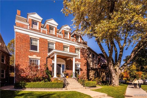 Photo of 186 Bidwell Parkway #1, Buffalo, NY 14222 (MLS # B1570152)