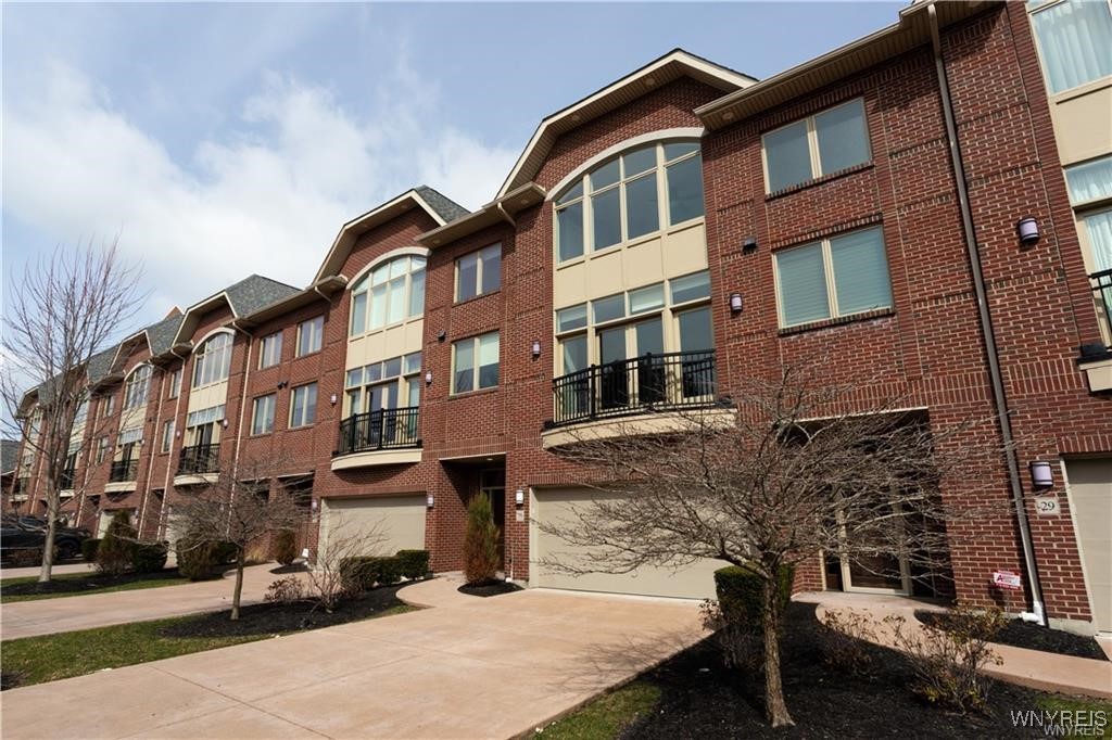 35 Ojibwa Circle, Buffalo, New York image 1