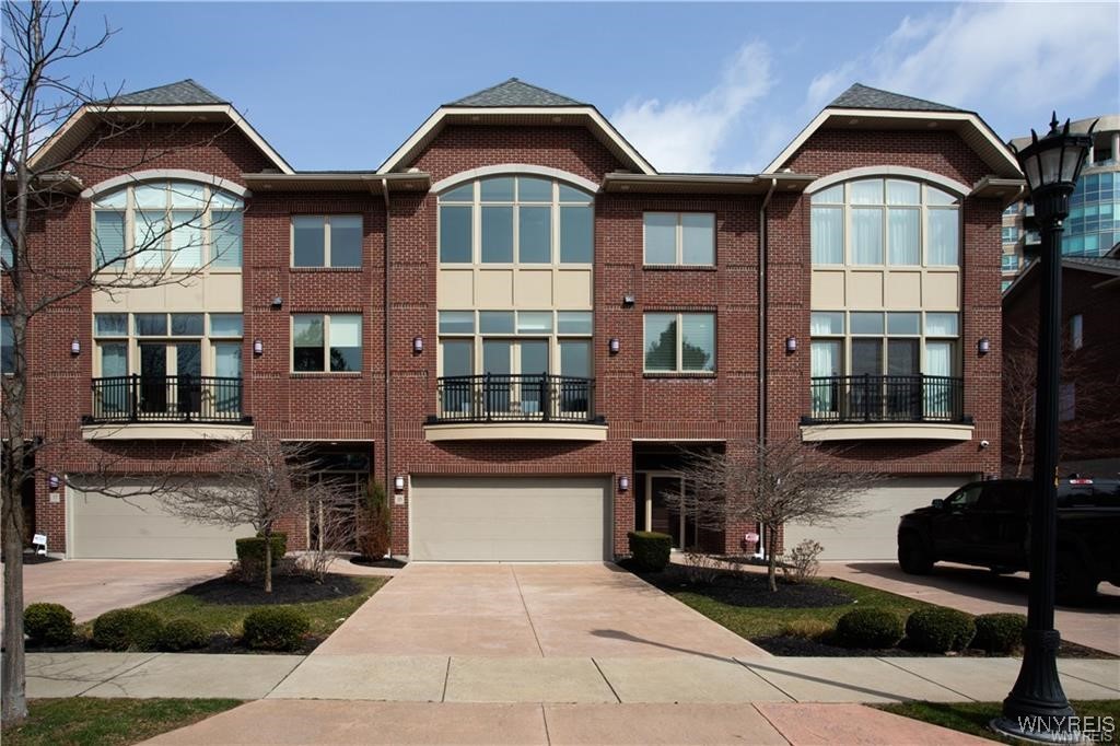 35 Ojibwa Circle, Buffalo, New York image 2