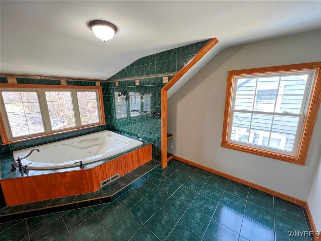 375 Northwood Drive, Tonawanda, New York image 30