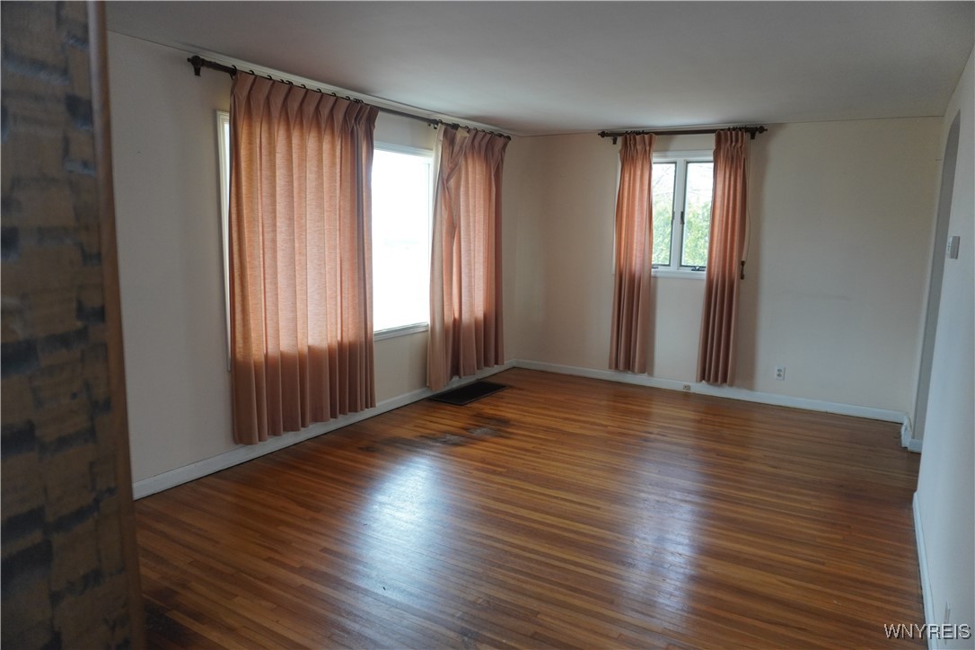 1671 Parker Boulevard, Tonawanda, New York image 3