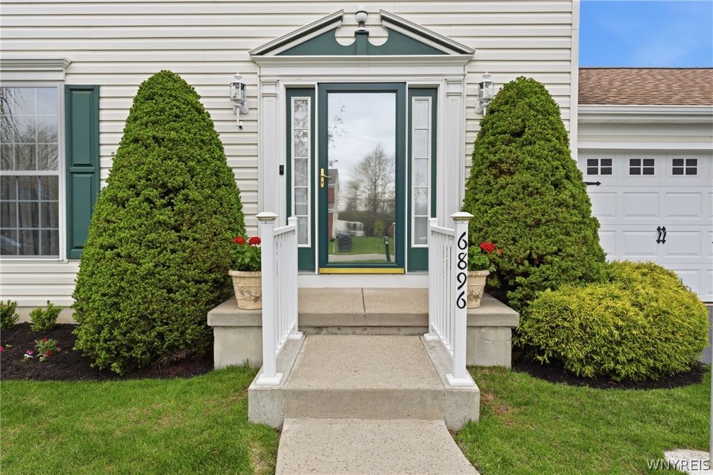 Photo of 6896 Kimberly Lane, Evans, NY 14047 (MLS # B1676400)