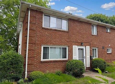 Condo For Sale - 61 Park Club Lane #D<br/> Erie County, Amherst, NY 14221