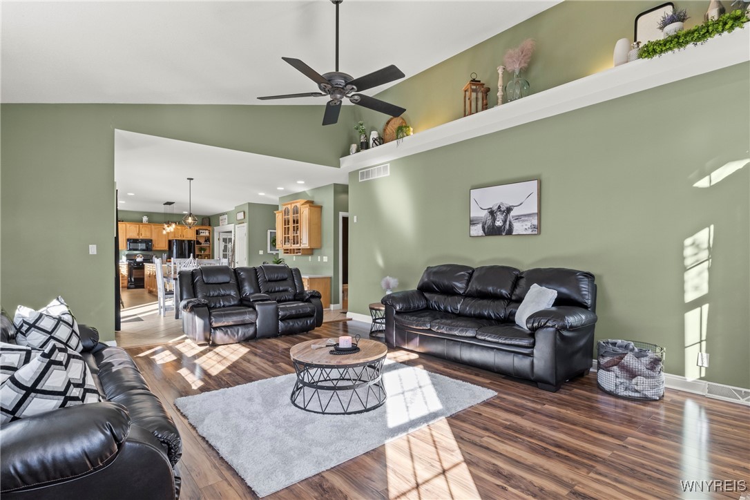 8987 Hickory Meadows Road, Boston, New York image 14