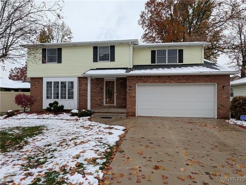 Photo of 270 Selkirk Drive, North Tonawanda, NY 14120 (MLS # B1650657)
