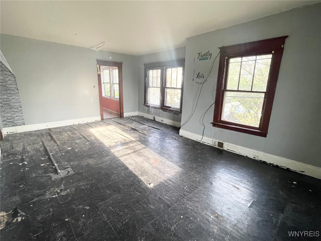 115 Stratford Road, Buffalo, New York image 4