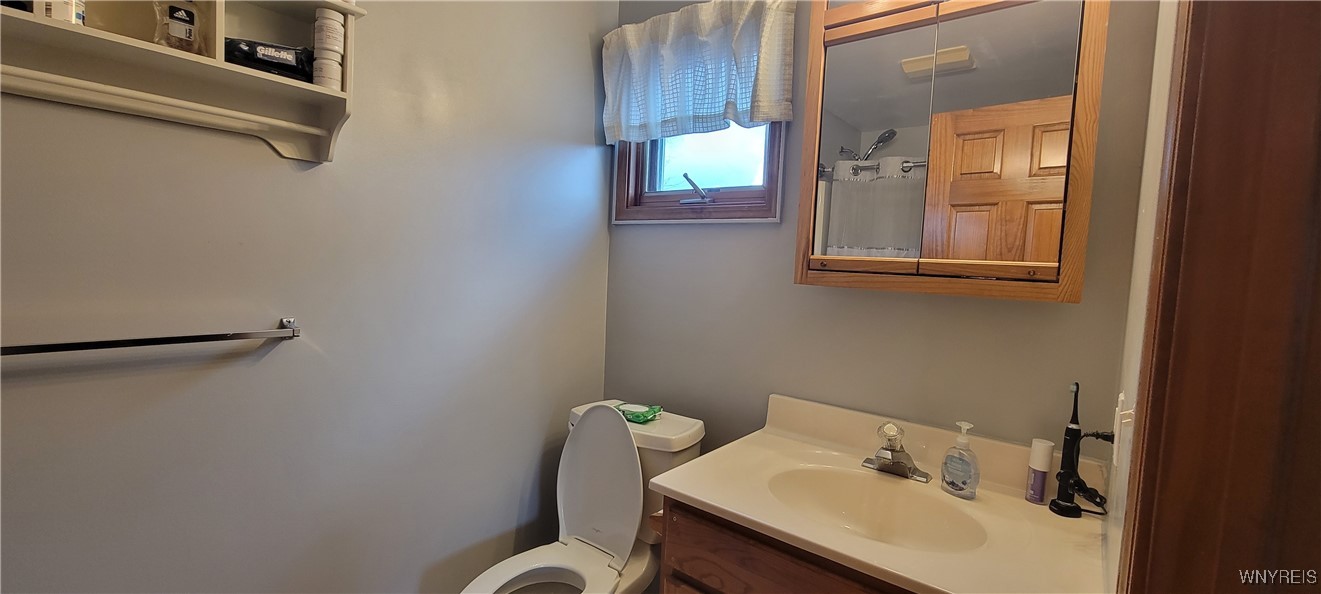 Lockport-Town, New York 14094, United States, 3 Bedrooms Bedrooms, ,4 BathroomsBathrooms,Residential,Pending,29097