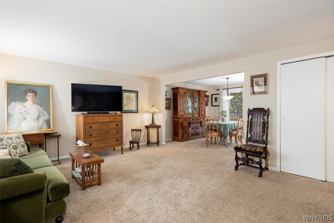 907 Charlesgate Circle