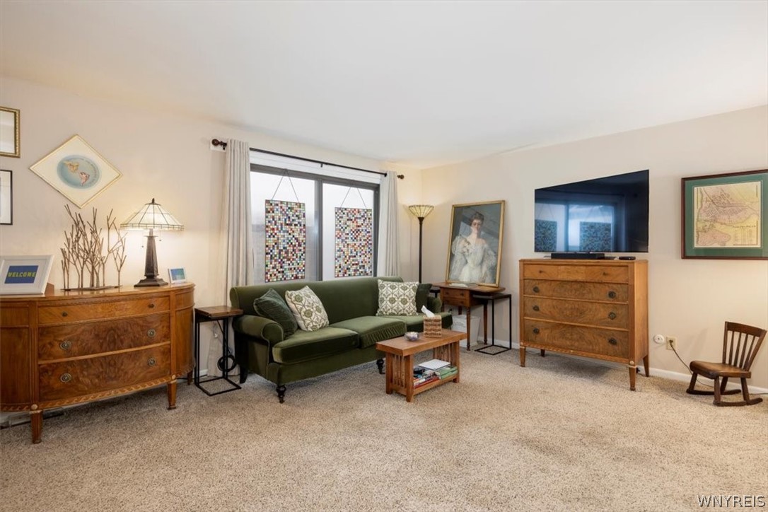 907 Charlesgate Circle