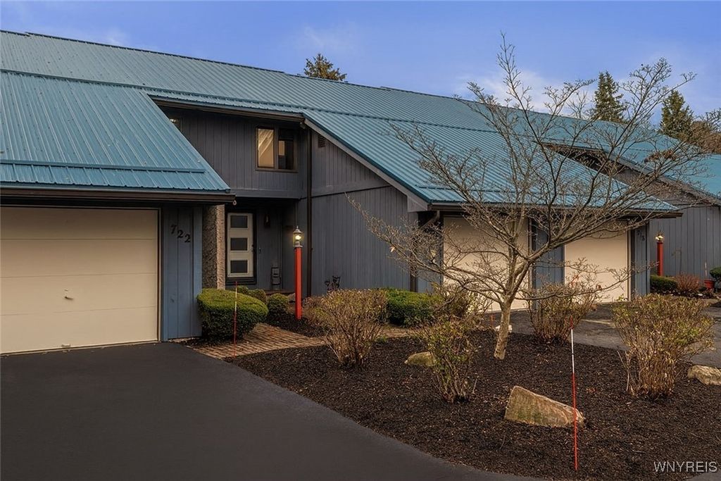 Photo of 720 Tuscarora Street, Lewiston, NY 14092 (MLS # B1652911)