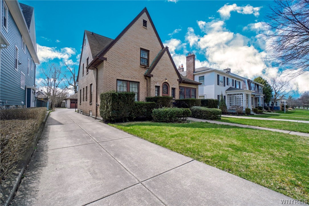 42 Linden Avenue