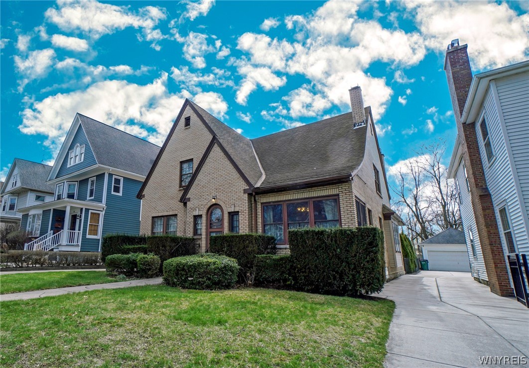 42 Linden Avenue