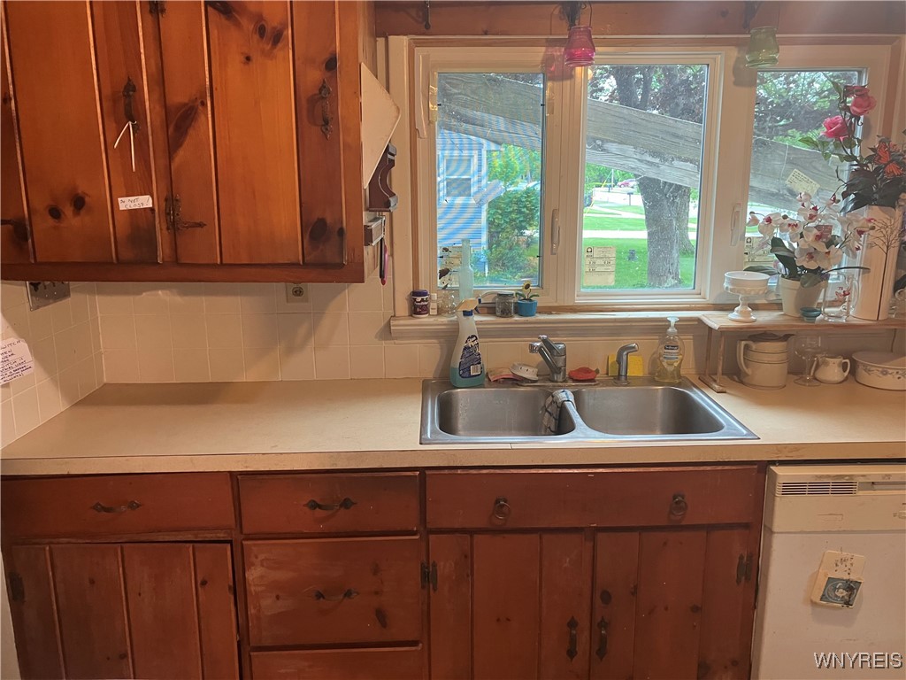 432 Sunset Drive, Hamburg, New York image 11