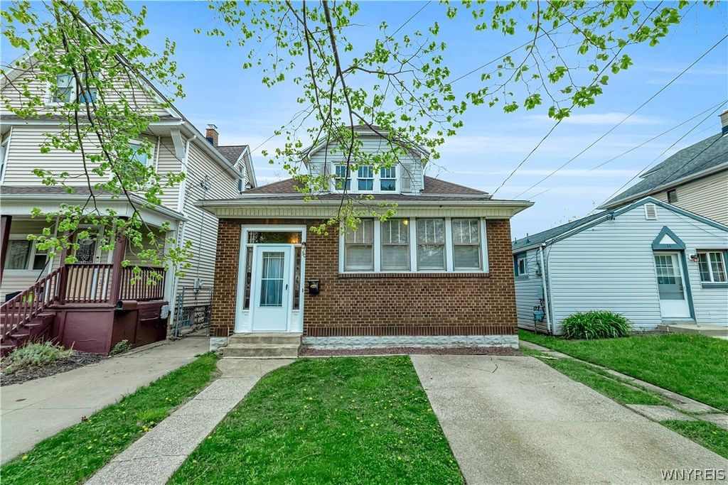 Photo of 30 Ashton Place, Buffalo, NY 14220 (MLS # B1679620)