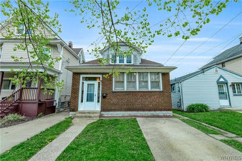 Homes For Sale - 30 Ashton Place<br/> Buffalo, NY 14220