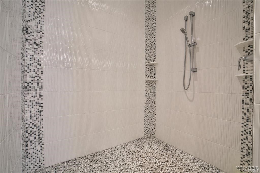 5692 Ferncrest Court #B, Clarence, New York image 32