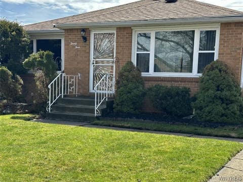 Homes For Rent - 23 Pinewood Ter<br/> Cheektowaga, NY 14225
