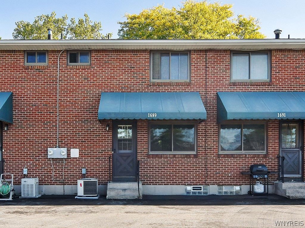 Photo of 1689 Orchard Park Road, West Seneca, NY 14224 (MLS # B1667370)