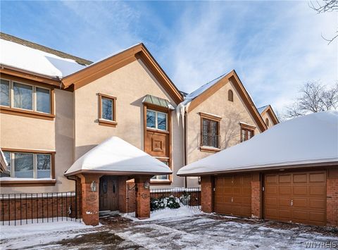 182 Castlebrooke Lane Williamsville NY 14221