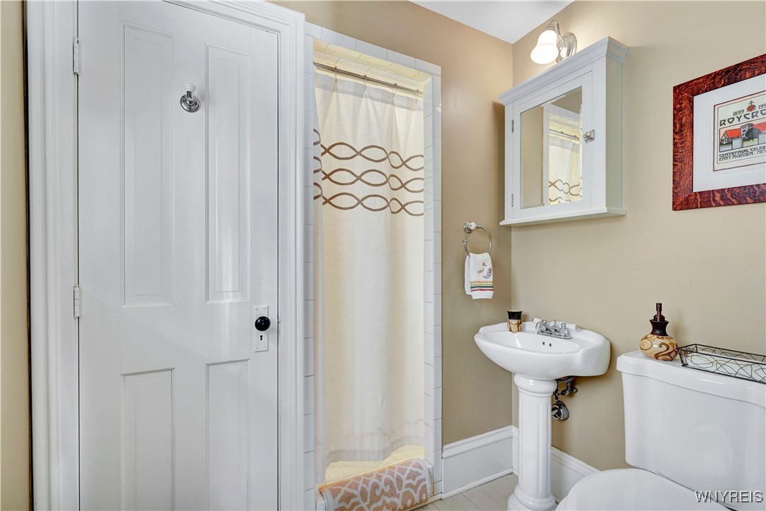 429 Oakwood Avenue, Aurora, New York image 35