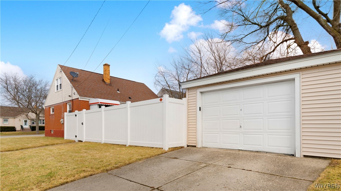 76 Hoover Avenue, Tonawanda, New York image 4