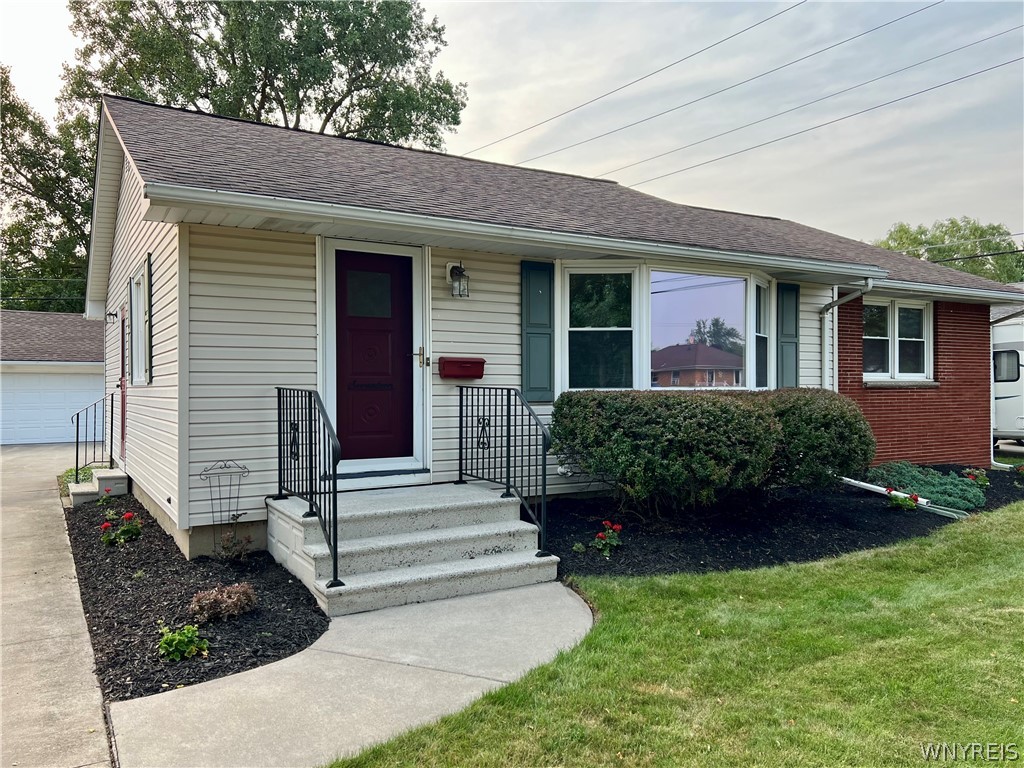 Photo 1 of 48 — 17 Greenhill, West Seneca, NY 14224