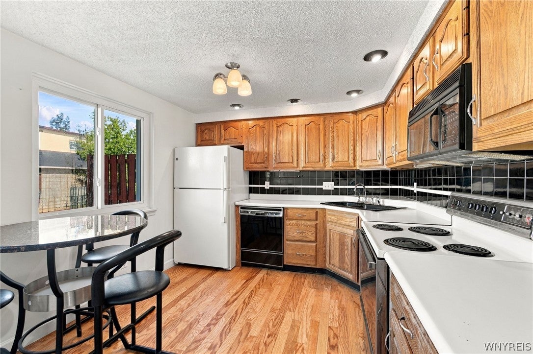 28 Stoneledge Court