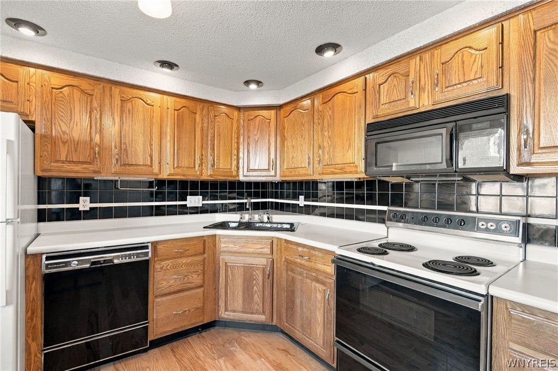 28 Stoneledge Court