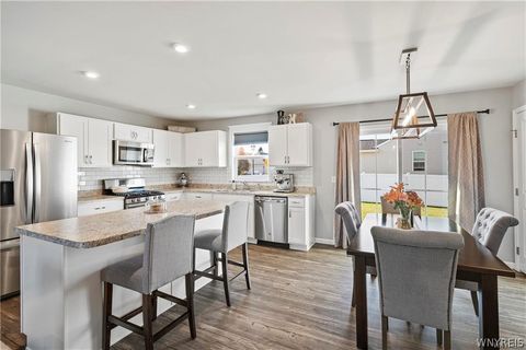 Tiny photo for 2 Stelle Street, Hamburg, NY 14075 (MLS # B1684583)