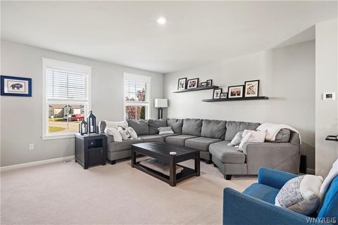 Tiny photo for 2 Stelle Street, Hamburg, NY 14075 (MLS # B1684583)