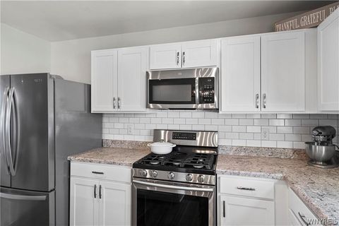 Tiny photo for 2 Stelle Street, Hamburg, NY 14075 (MLS # B1684583)