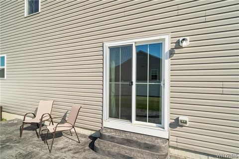 Tiny photo for 2 Stelle Street, Hamburg, NY 14075 (MLS # B1684583)