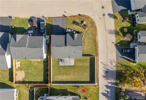 Tiny photo for 2 Stelle Street, Hamburg, NY 14075 (MLS # B1684583)