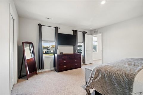 Tiny photo for 2 Stelle Street, Hamburg, NY 14075 (MLS # B1684583)