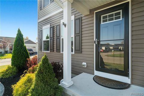 Tiny photo for 2 Stelle Street, Hamburg, NY 14075 (MLS # B1684583)